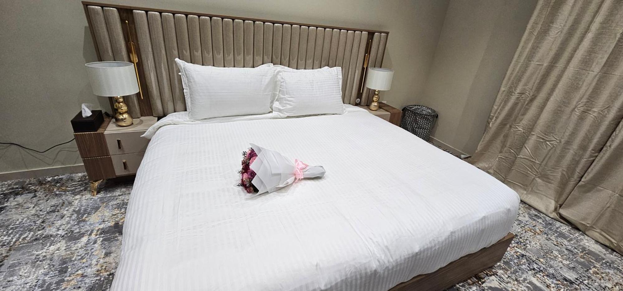 الشقق الفاخرة Modern Apartments Of 3 Bedrooms 5 Minutes To Haram Medine Dış mekan fotoğraf
