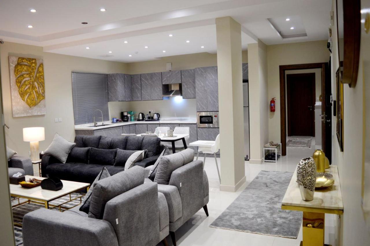 الشقق الفاخرة Modern Apartments Of 3 Bedrooms 5 Minutes To Haram Medine Dış mekan fotoğraf