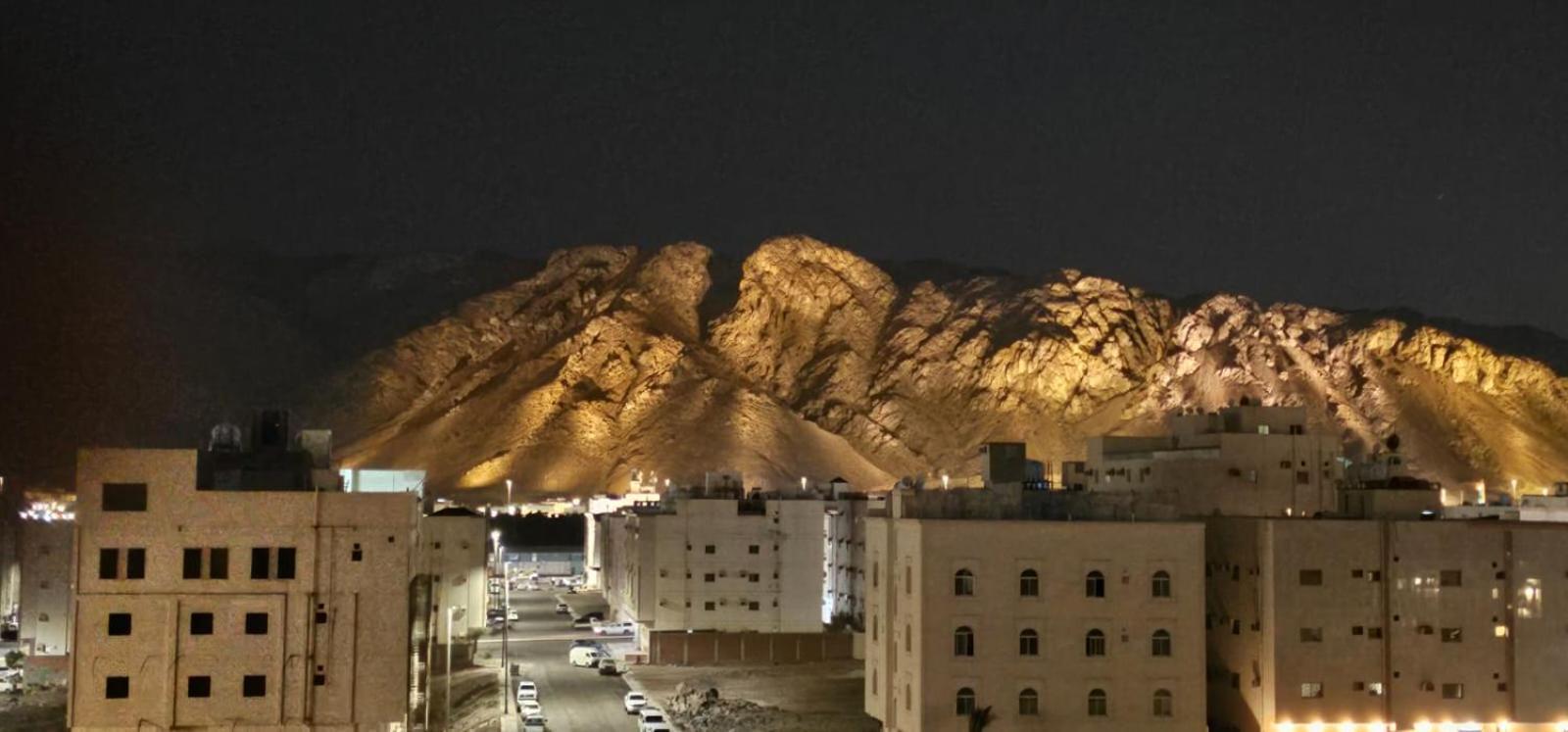 الشقق الفاخرة Modern Apartments Of 3 Bedrooms 5 Minutes To Haram Medine Dış mekan fotoğraf